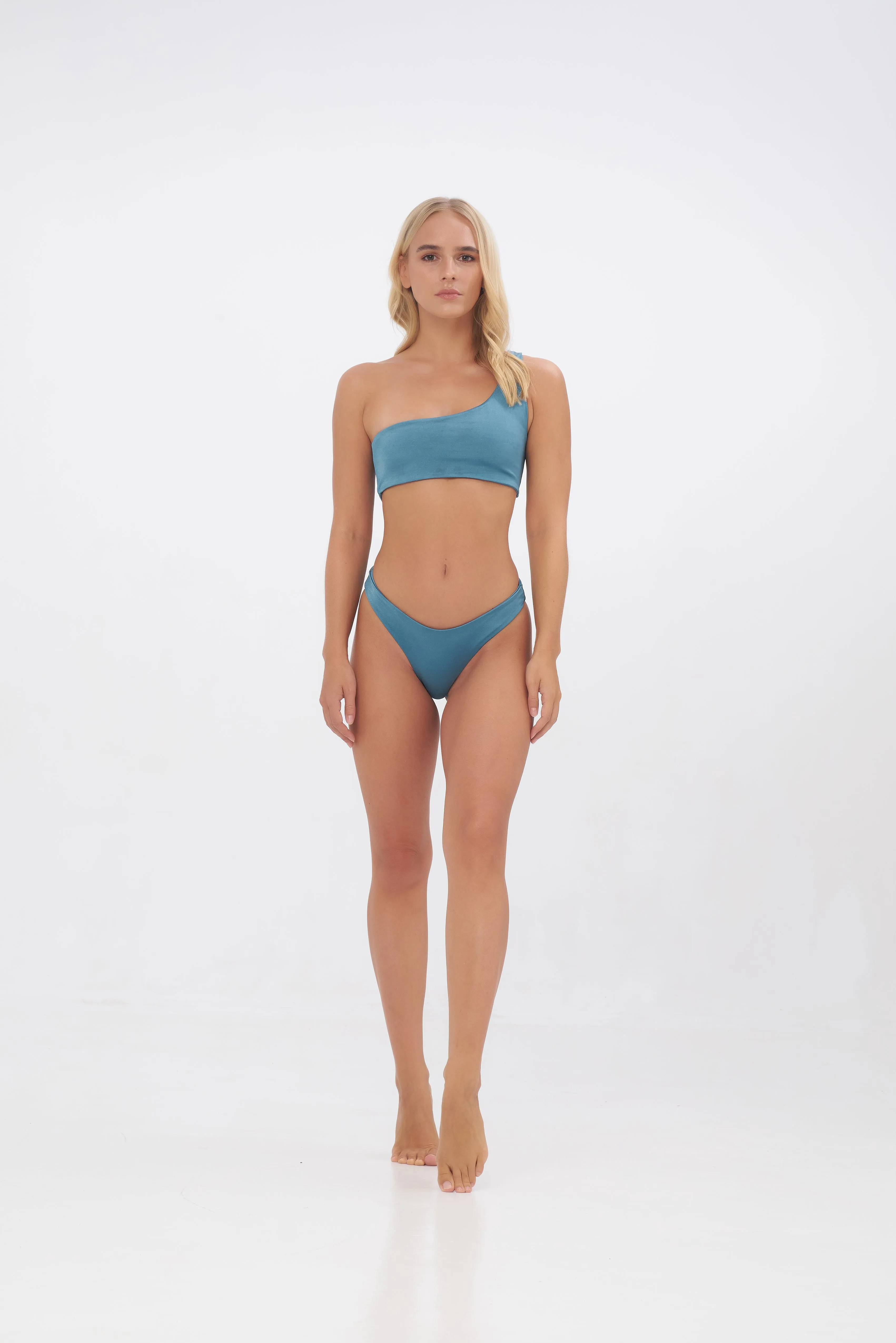 ILIANA One Shoulder Bikini Top
