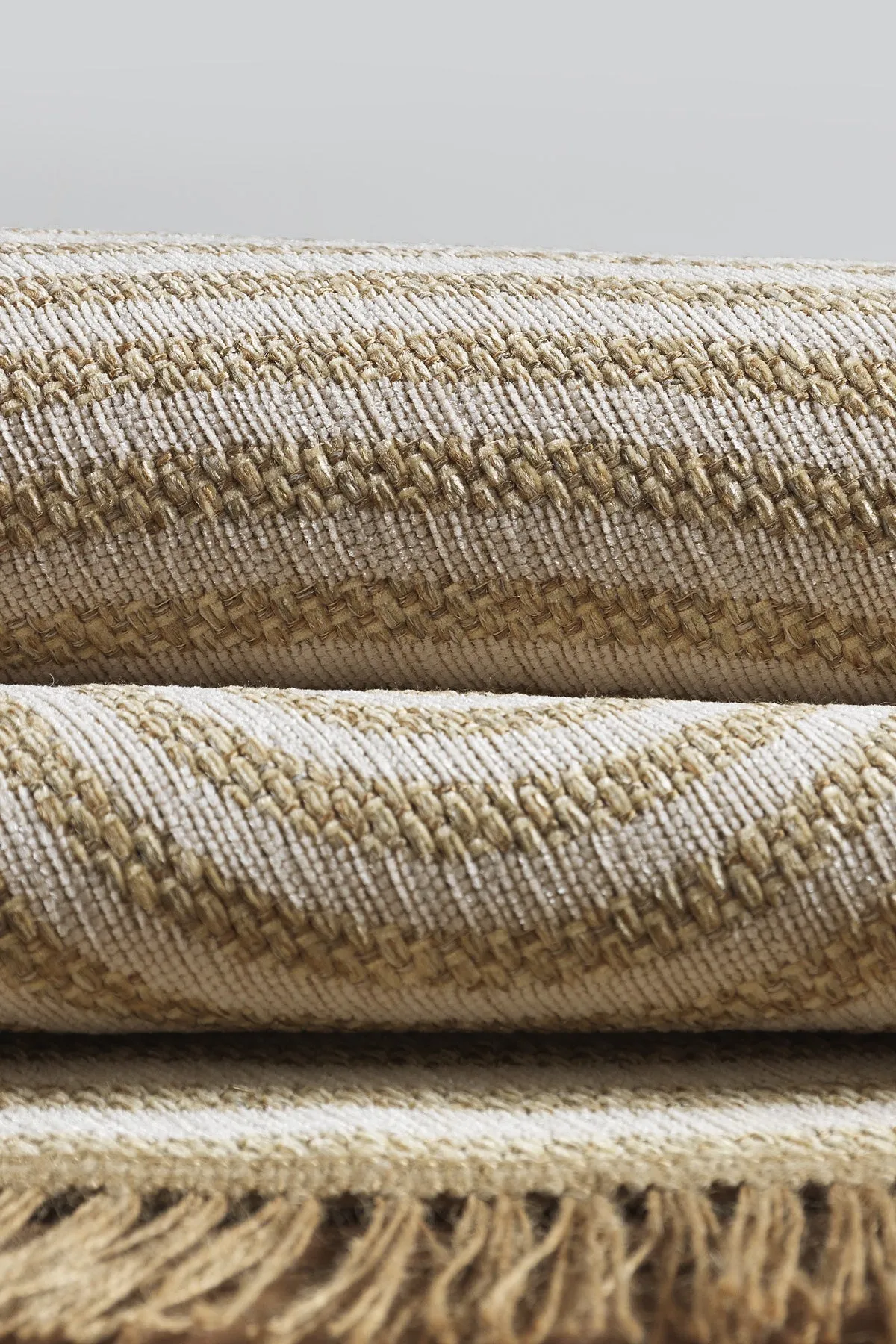 Jute Rustic Straw Look Fringed Modern Non-Slip Base Colored Woven Round Modern Rug