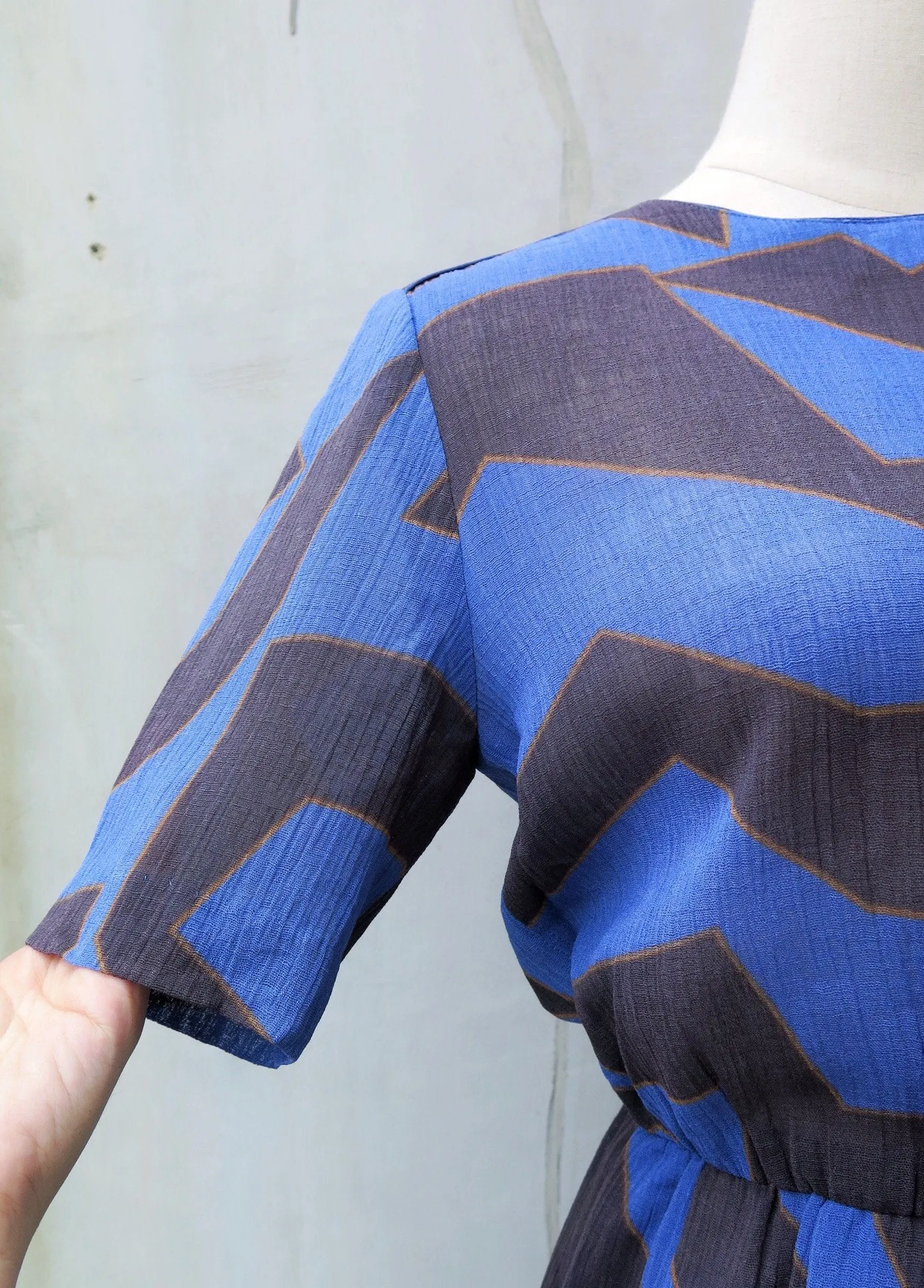 Lightning | Vintage 1960s 1970s geometric shape print dress