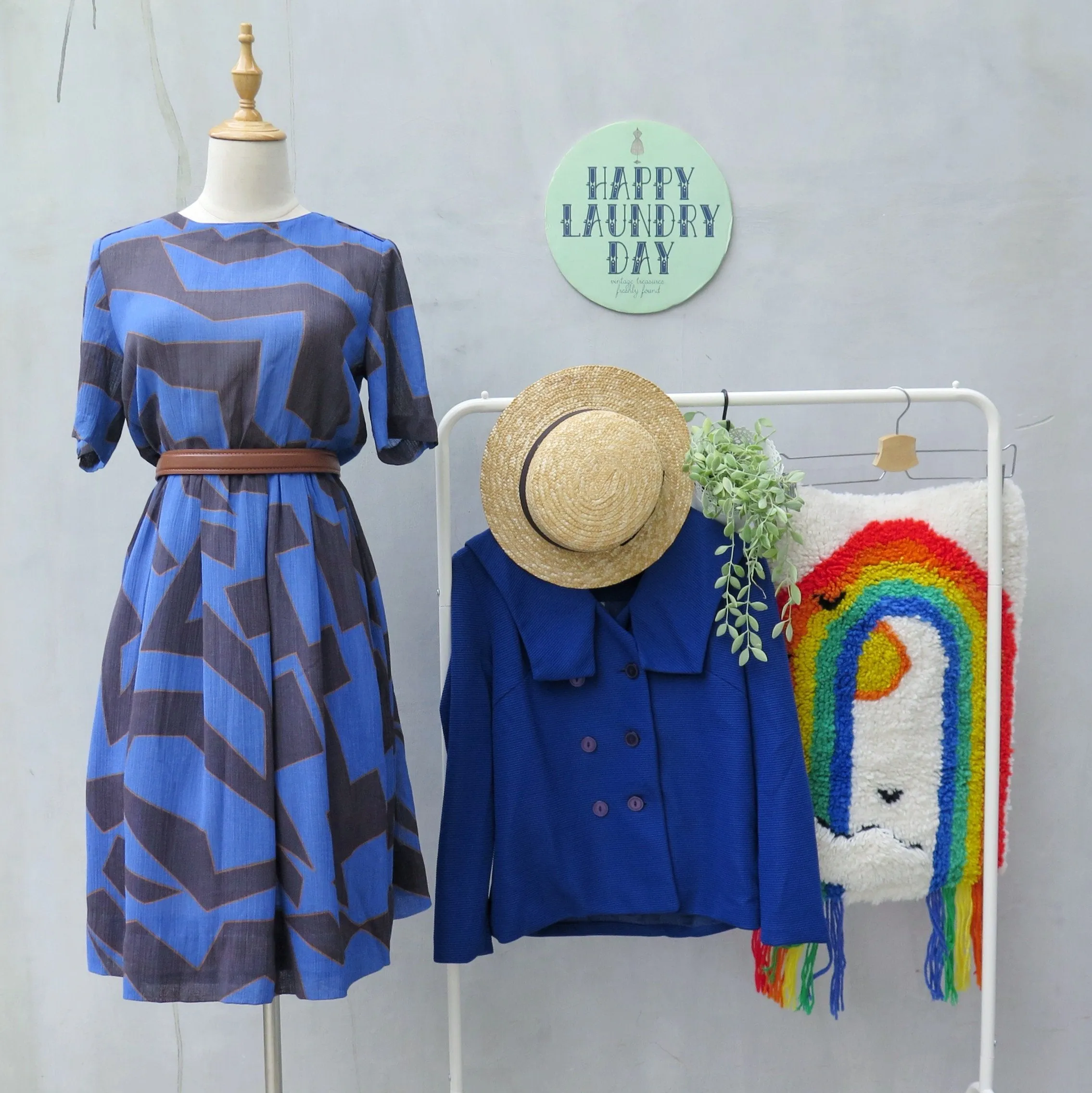Lightning | Vintage 1960s 1970s geometric shape print dress