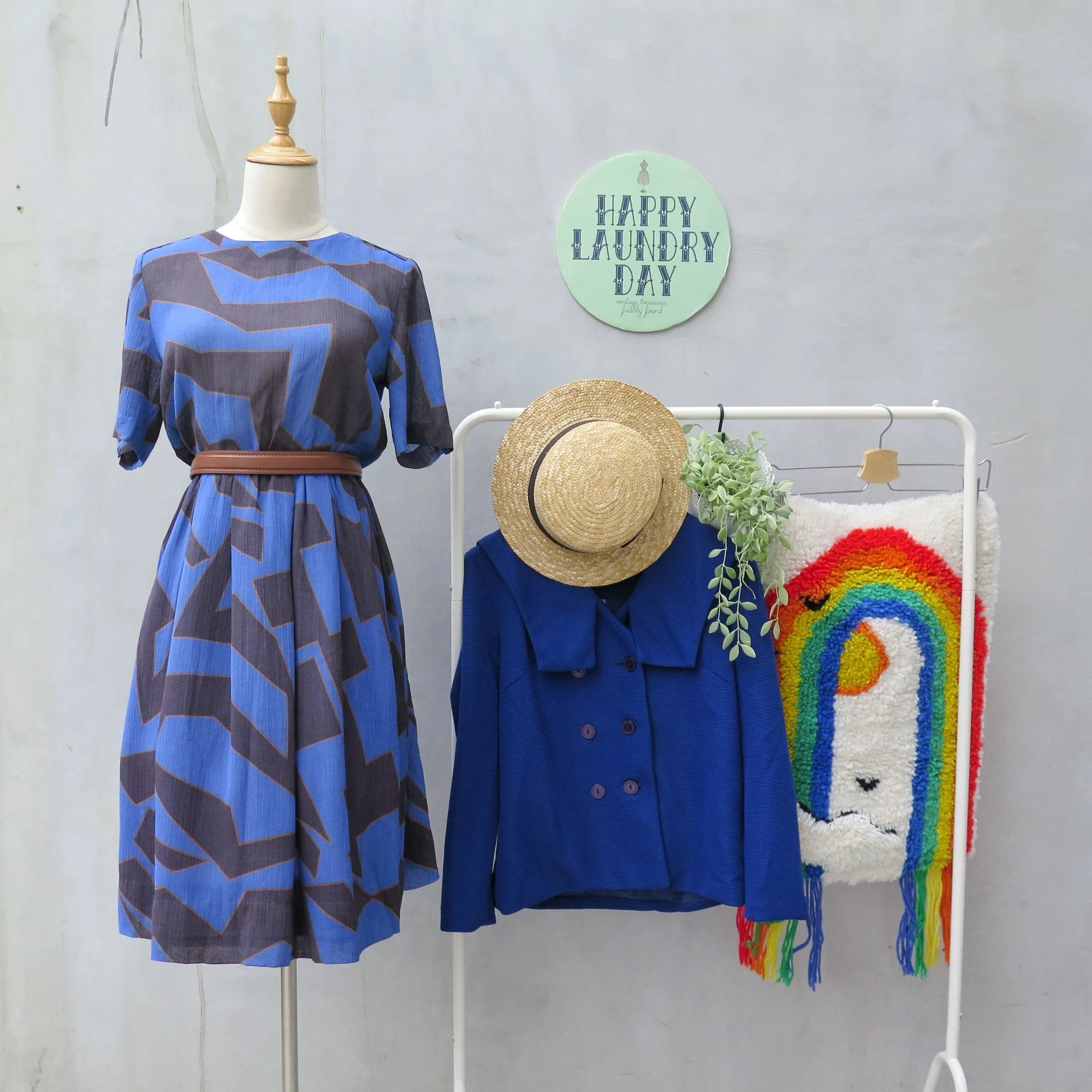 Lightning | Vintage 1960s 1970s geometric shape print dress
