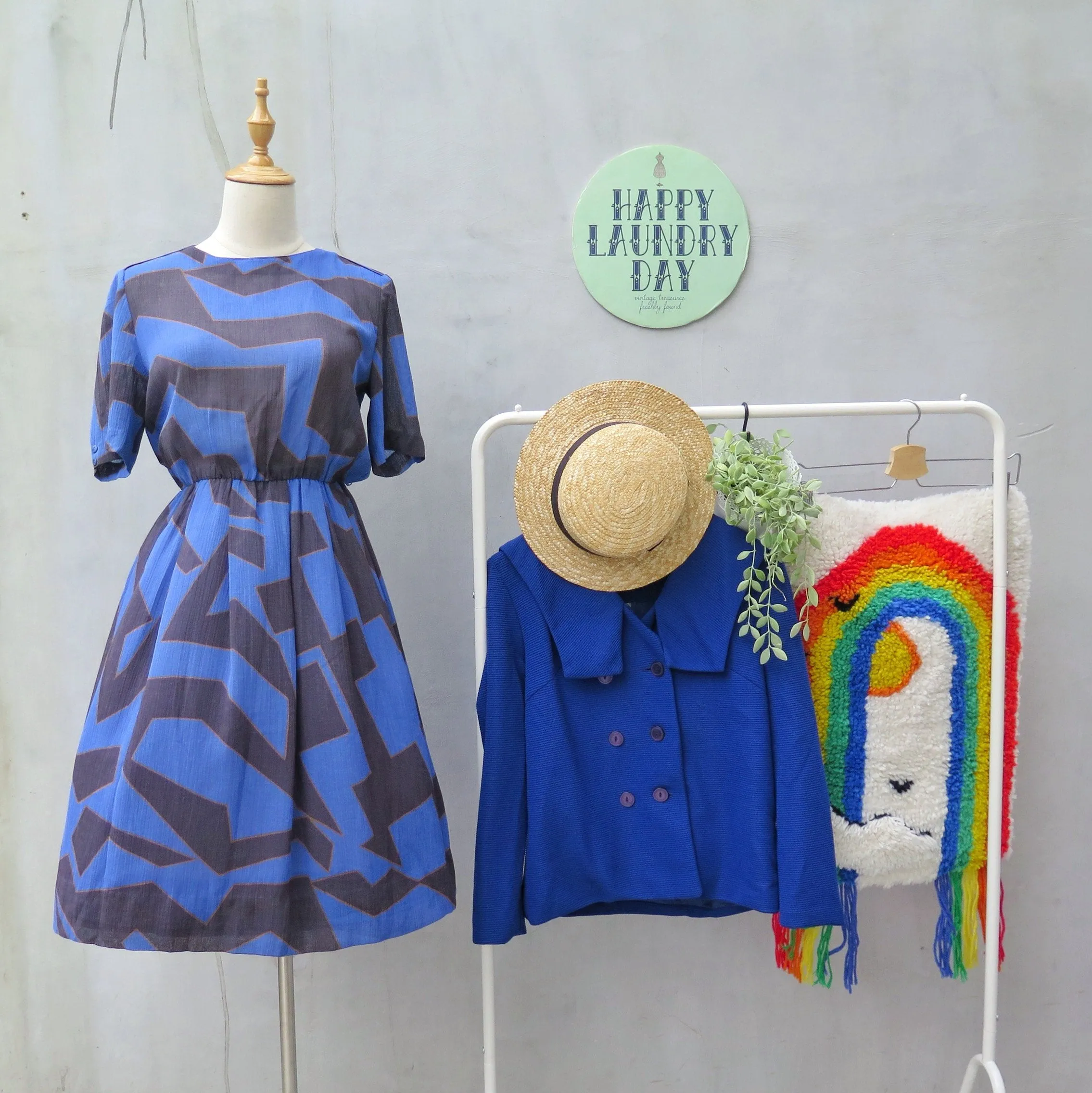 Lightning | Vintage 1960s 1970s geometric shape print dress