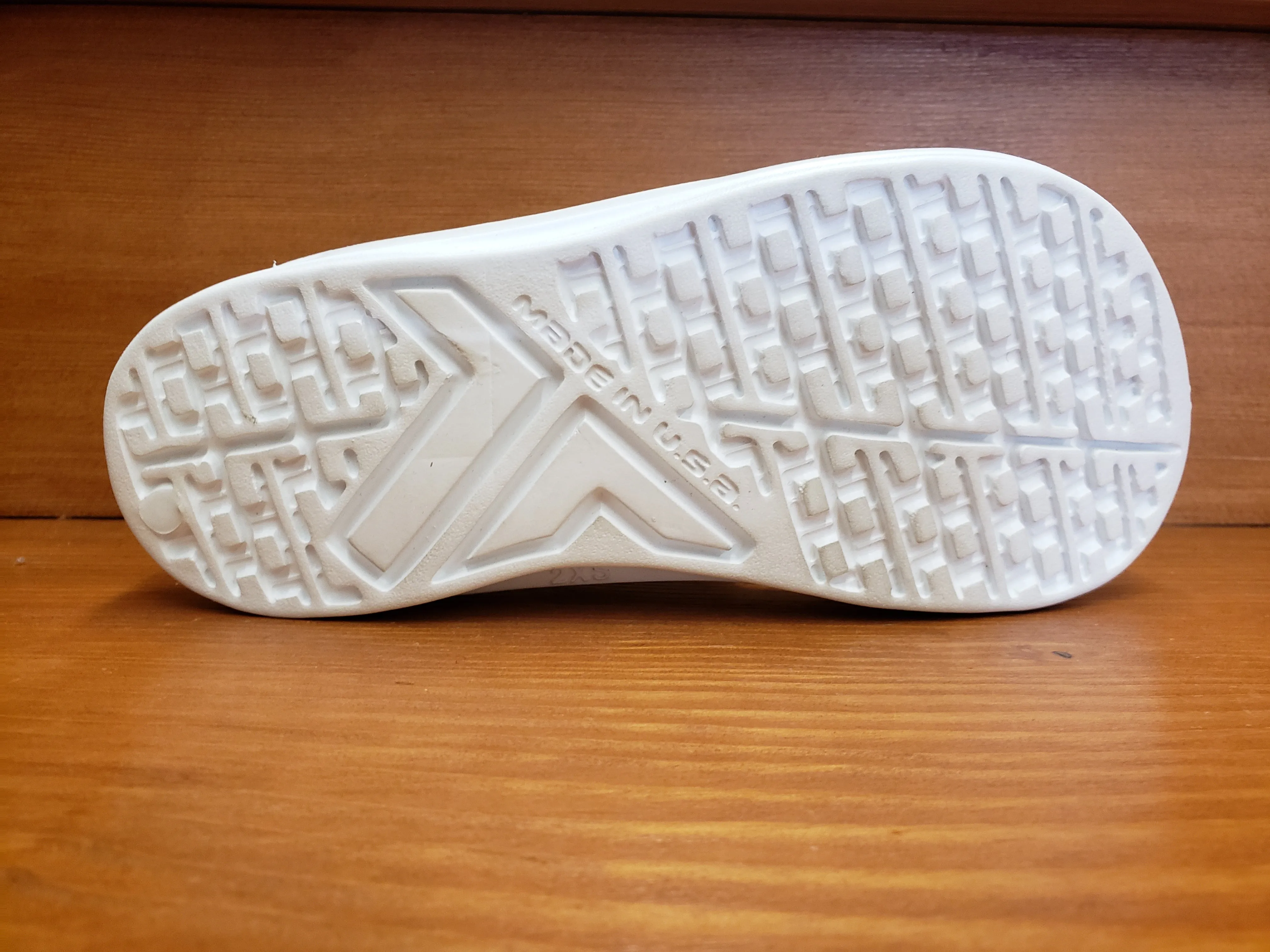 Telic Flip White
