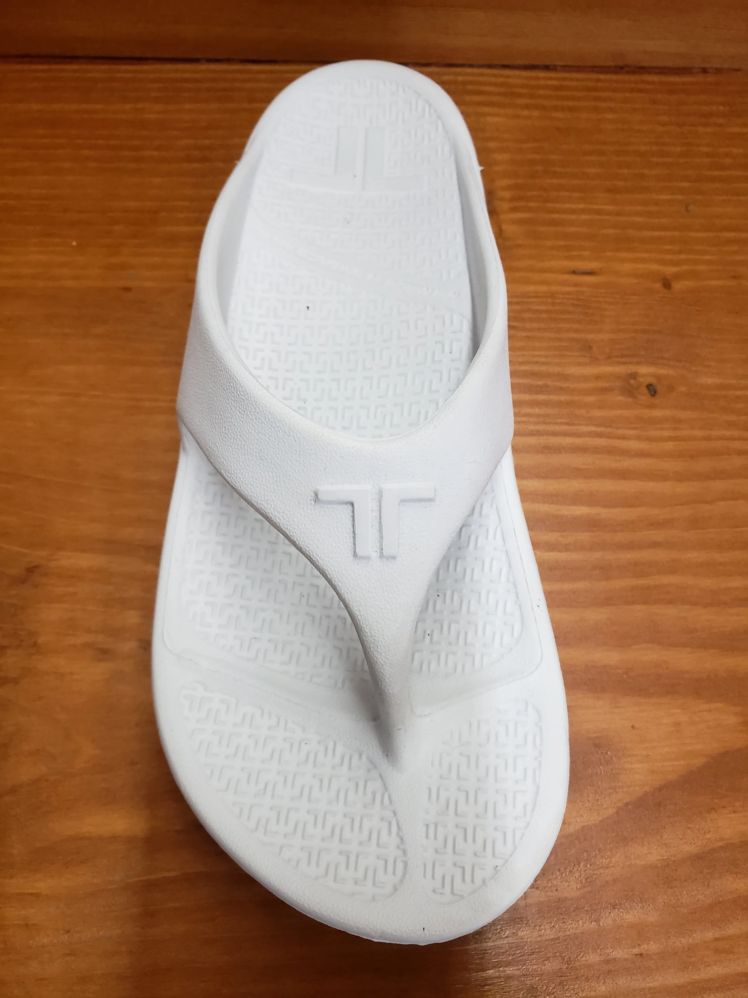 Telic Flip White